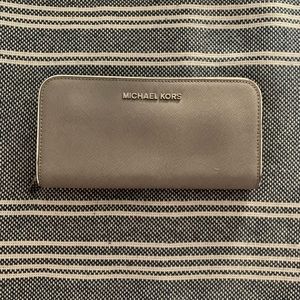 Michael Kors Silver/Gray wallet